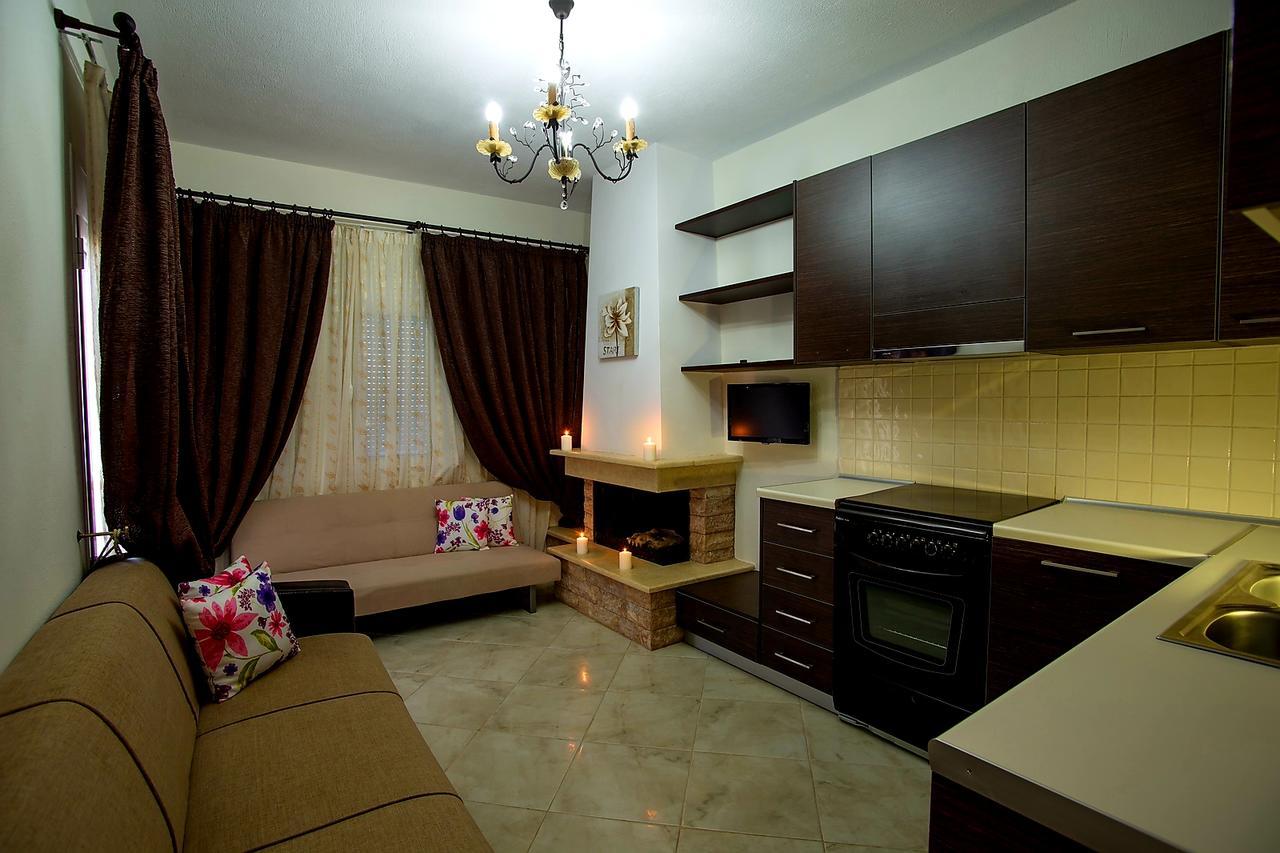 مدينة سكياثوس Goldenhill Studios&Apartments المظهر الخارجي الصورة